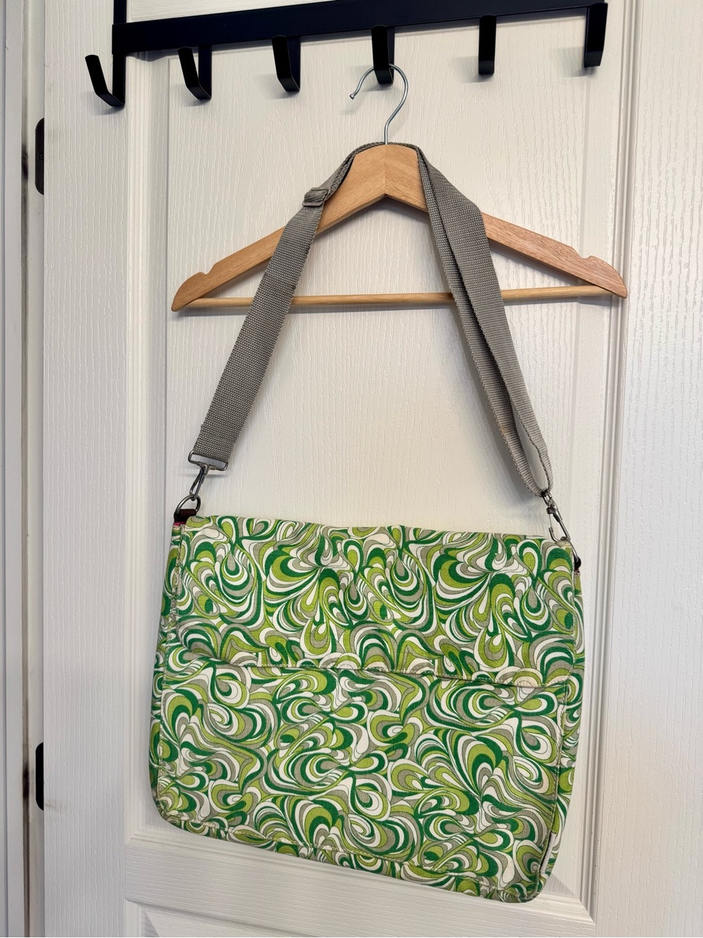 Mary-Kate And Ashley Green Swirl Print Tote Bag with Adjustable Gray Strap
